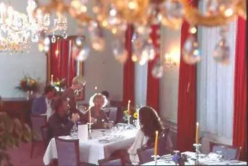 Schweizerhof Отель 3*