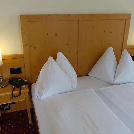 Schweizerhof Отель 3*