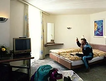 Schweizerhof Hotel 3*