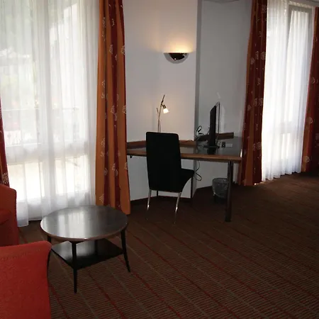 Schweizerhof Hotel 3*