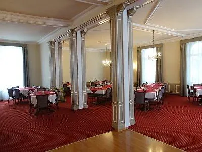 Hotel Schweizerhof 3*